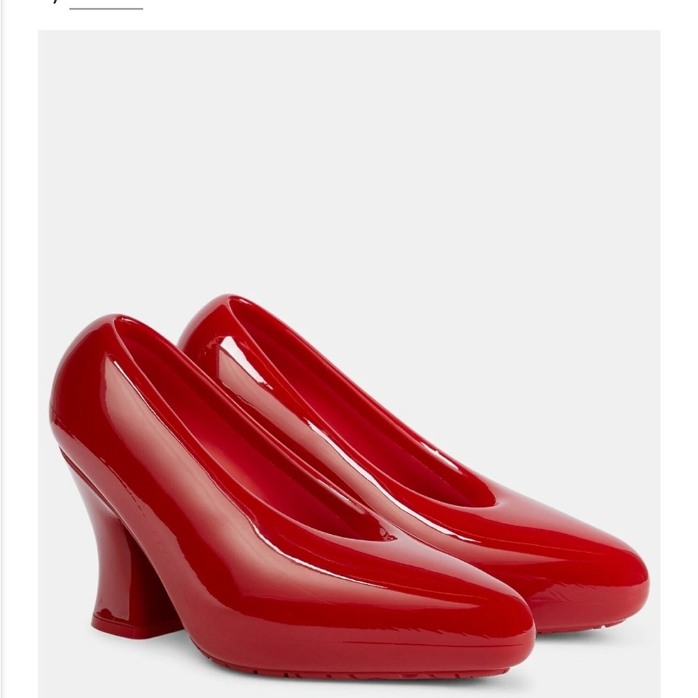 Loewe Comic lacquered pumps